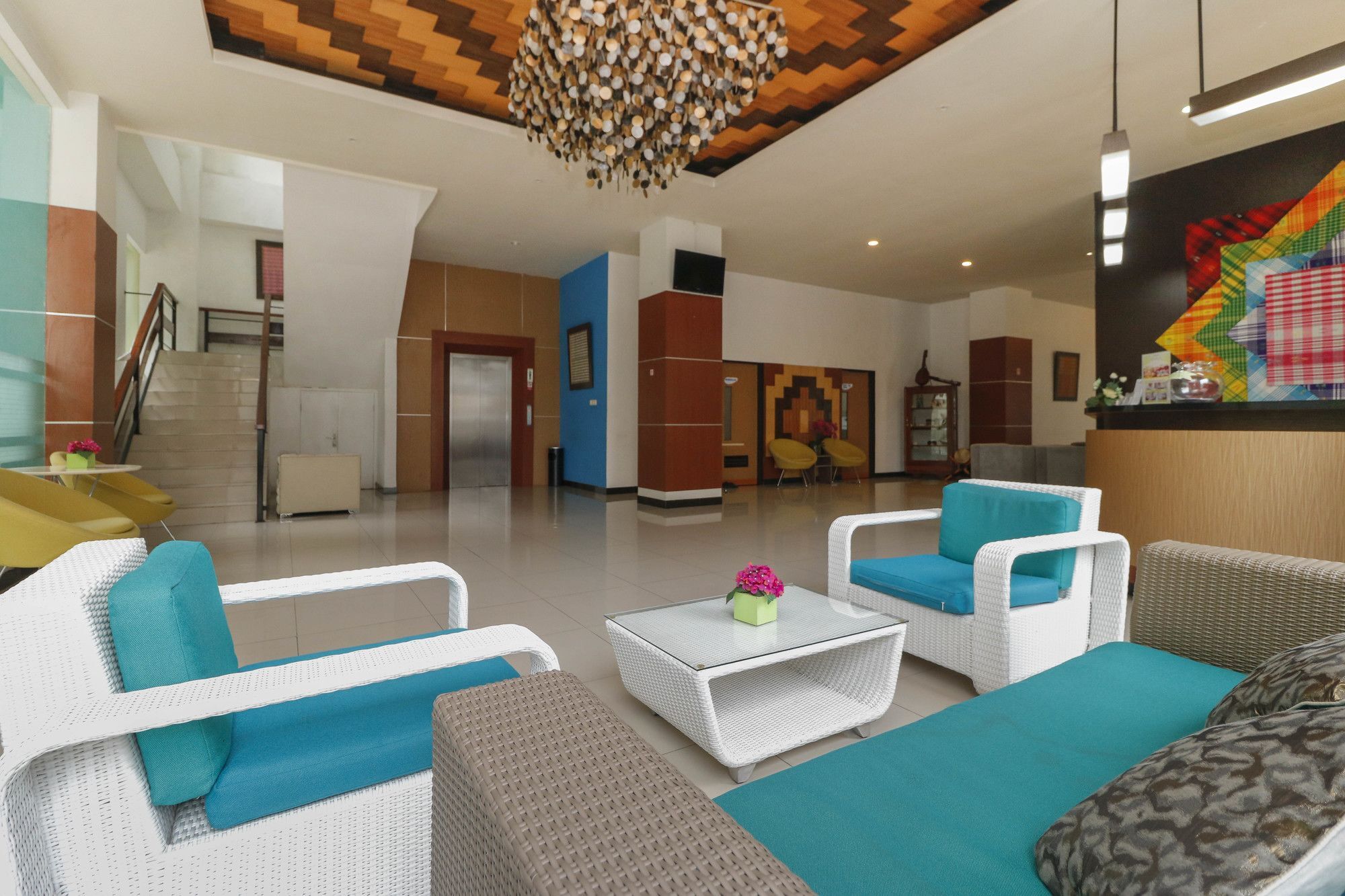 Reddoorz Plus Near Pantai Losari Makassar Exterior photo