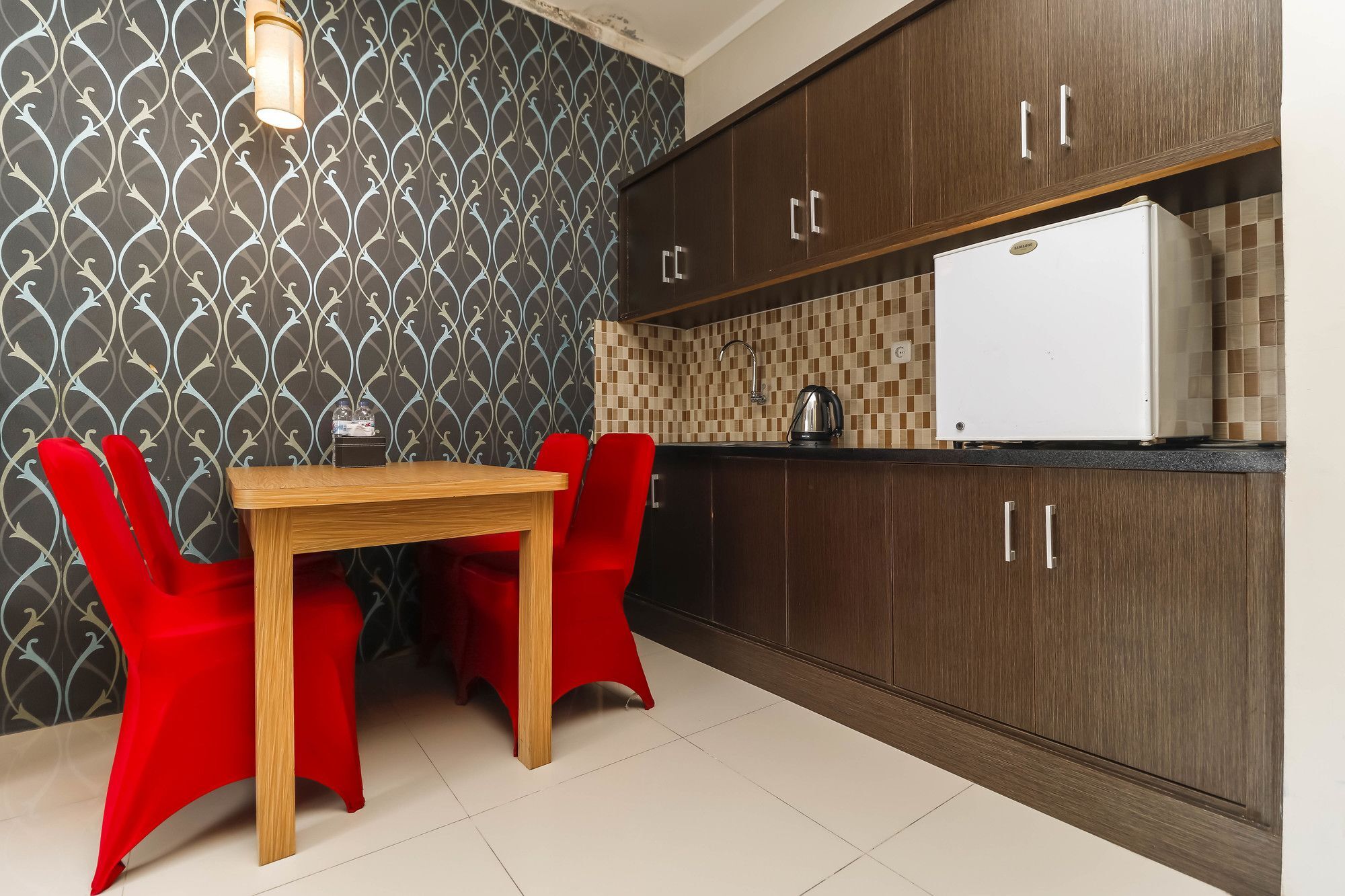 Reddoorz Plus Near Pantai Losari Makassar Exterior photo
