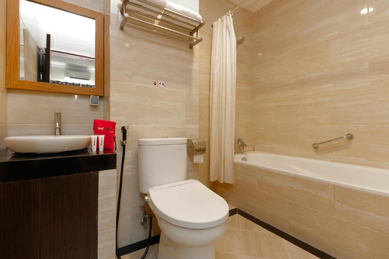 Reddoorz Plus Near Pantai Losari Makassar Exterior photo